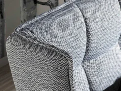 Cama Acolchoada Em Tecido Azul E Branco 7030