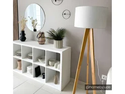 Candeeiro Tripe Em Madeira Natural E Abajur Em Linho Cor Branco De D.45 X A.152 Cm - Lorens