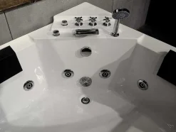 [Old Version]Banheira De Hidromassagem De Canto Em Vidro Evelina - 2 Lugares - 330 L - 138*138*A63 Cm