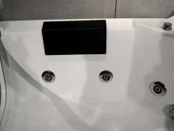 [Old Version]Banheira De Hidromassagem De Canto Em Vidro Evelina - 2 Lugares - 330 L - 138*138*A63 Cm