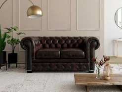 Sofá 2 Lugares 100% Pele De Bufalo Castanho Com Reflexos Castanhos Estilo Chesterfield - Brenton